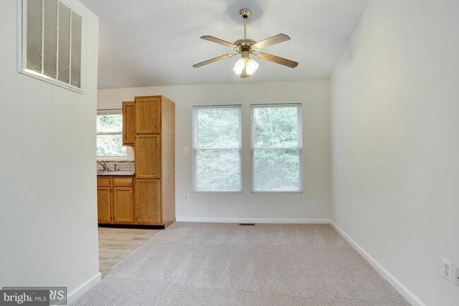 Building Photo - 591 Evergreen Ct
