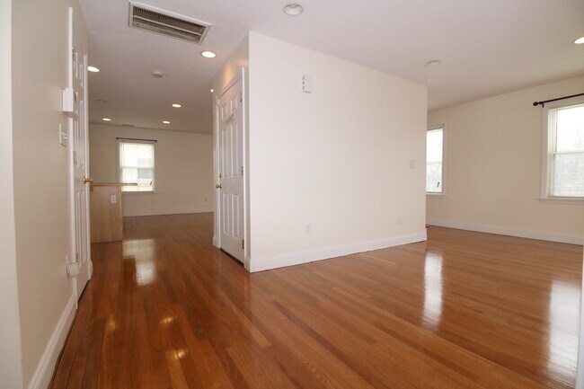 Foto del edificio - 76 Seaver St