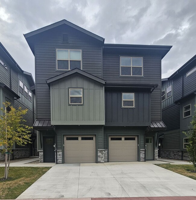 Building Photo - 7416 W Swain Ln