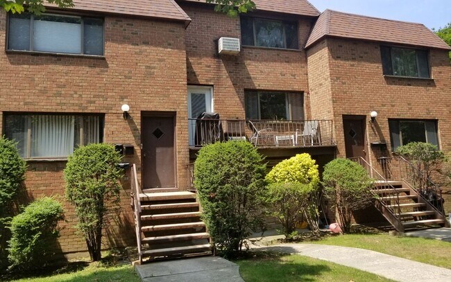 Building Photo - 81 Stratton St