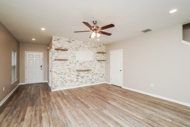 Building Photo - 3861 Strafford Pl