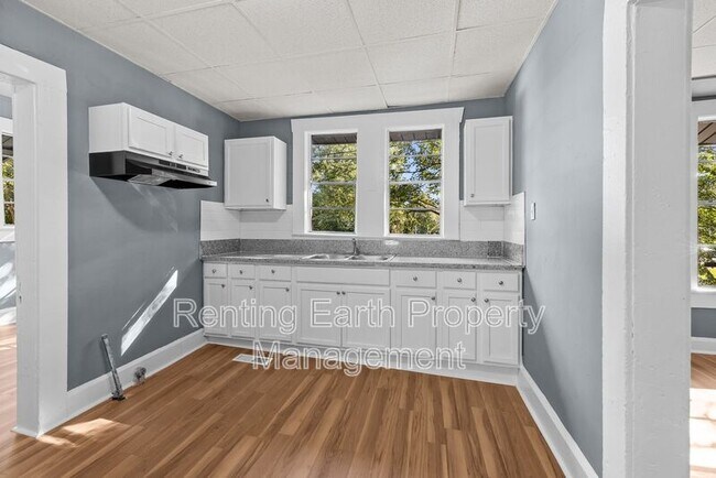 Building Photo - 2309 Eufaula Ave