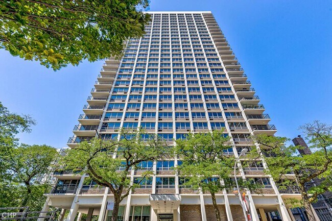 Building Photo - 88 W Schiller St
