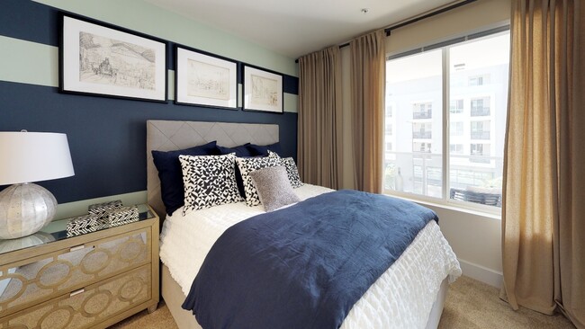 Well appointed bedroom with oversized windows - Modera Glendale