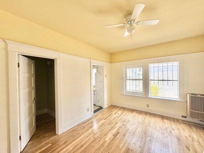 Foto del edificio - 1032 Albany St