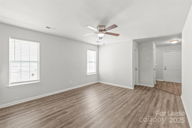Building Photo - 8818 Sharonbrook Dr
