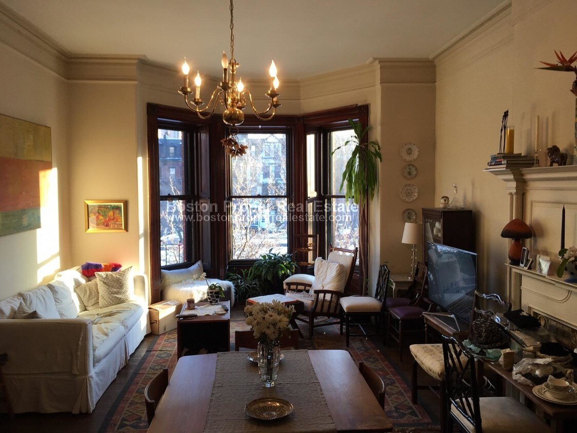 Primary Photo - Super-Spacious---Dog Friendly Brownstone