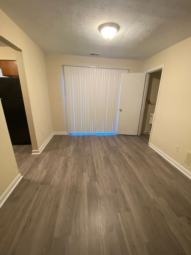 Building Photo - 2 Bedroom 2.5 Bath Townhome in Austell