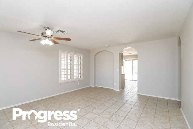 Building Photo - 599 W Sierra Vista Dr