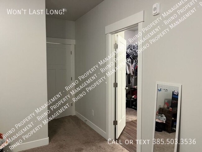 Building Photo - Primary Bedroom and Private Bathroom in Lehi
