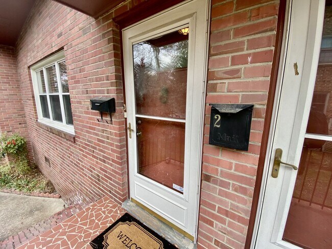 Foto del edificio - Completely Updated! Pet Friendly - Centrally Located Near Severally Bases & Interstate Access!  A...