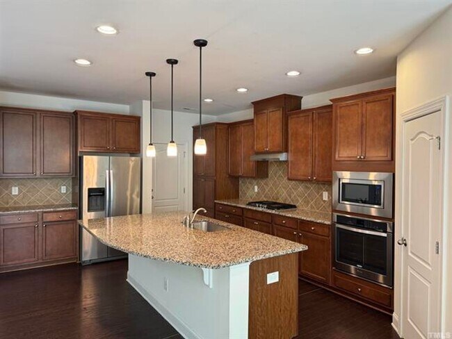 Building Photo - 302 Alamosa Pl