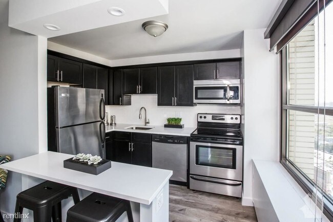 Building Photo - 1142 S Michigan Ave