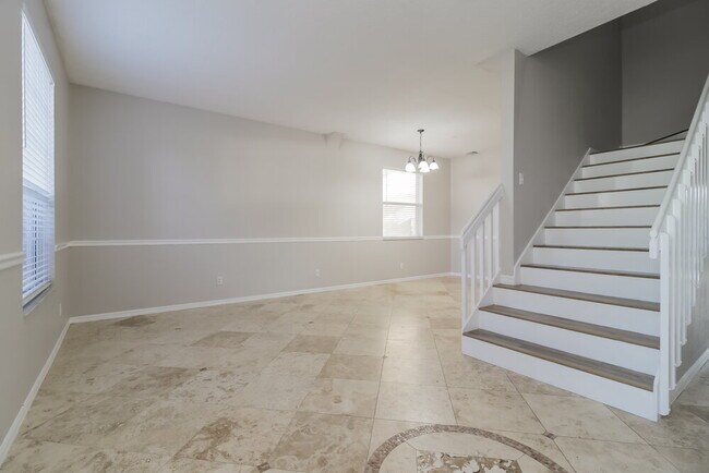 Foto del edificio - 395 Lancer Oak Dr