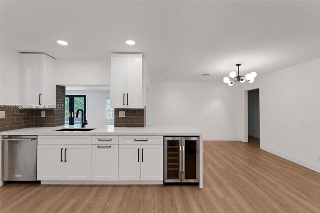 Foto del edificio - 6341 NE 22nd Ave