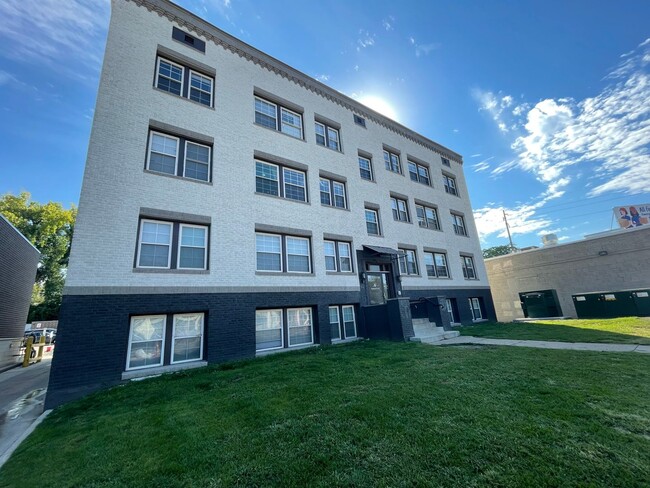 Interior Photo - Ingersoll Flats
