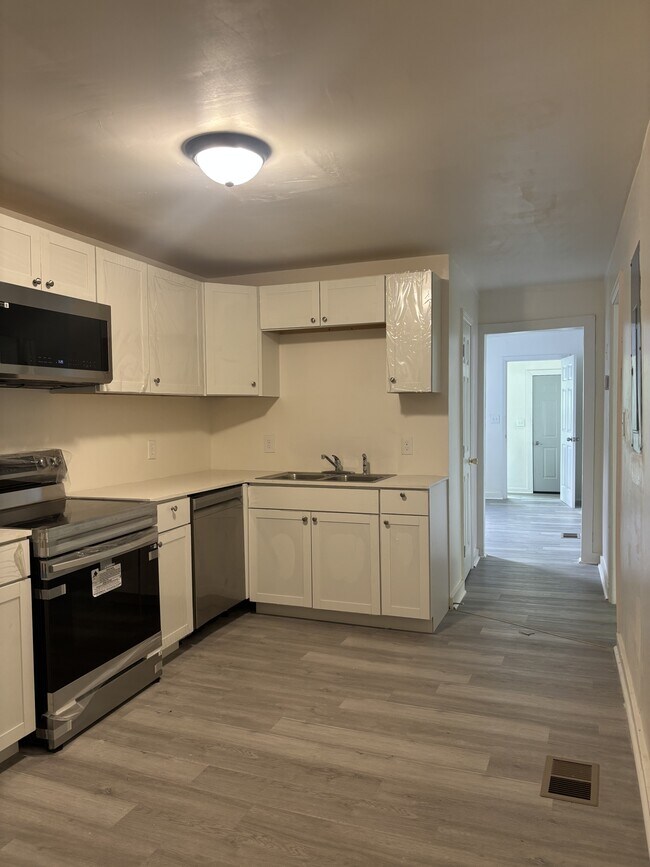 Building Photo - 1997 W 20th St