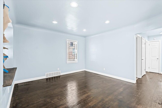 Building Photo - 14622 Frankfort St