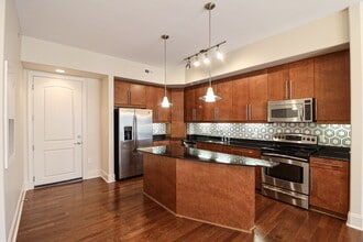 Building Photo - 4625 Piedmont Row Dr