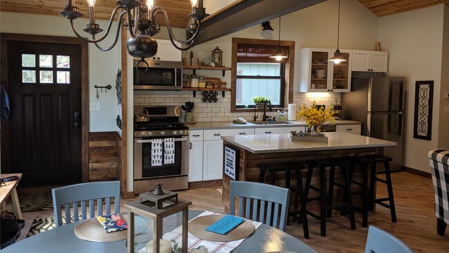 Foto del edificio - 29 Rock Canyon Rd