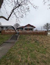 Building Photo - 1701 W Cameron St