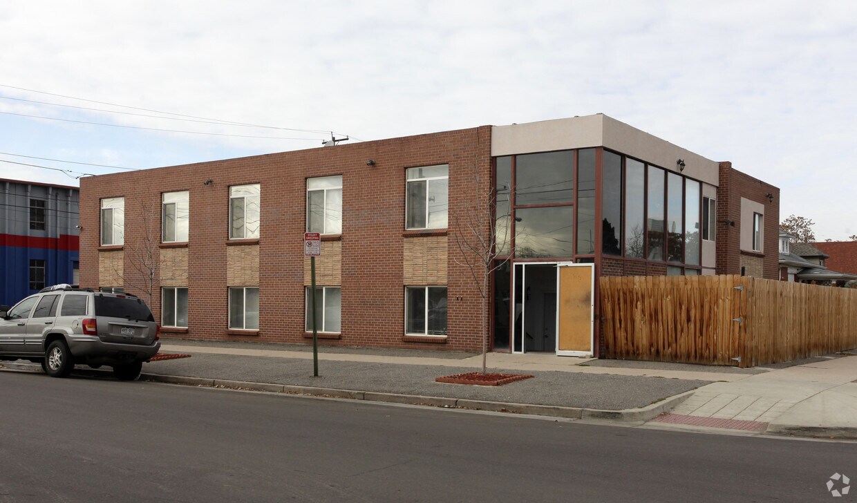 Primary Photo - 801 5th Ave