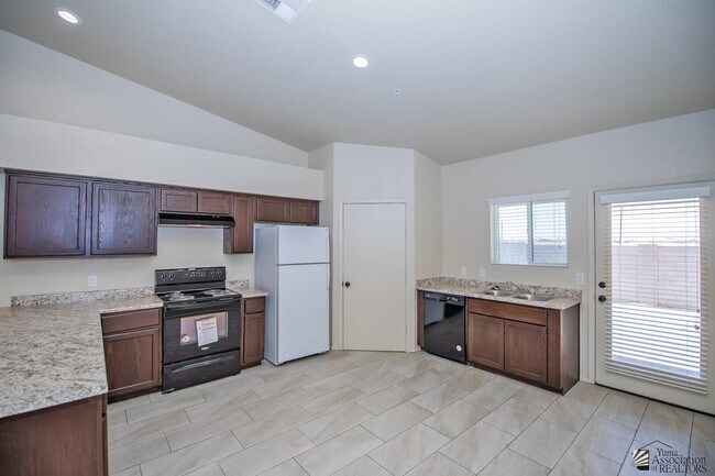 Foto del edificio - 7357 E 39th St