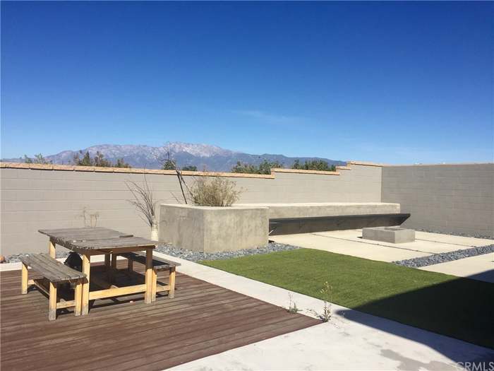 Foto del edificio - 15774 Willow Dr