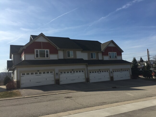 Building Photo - 1135 Ridge Creek Cir