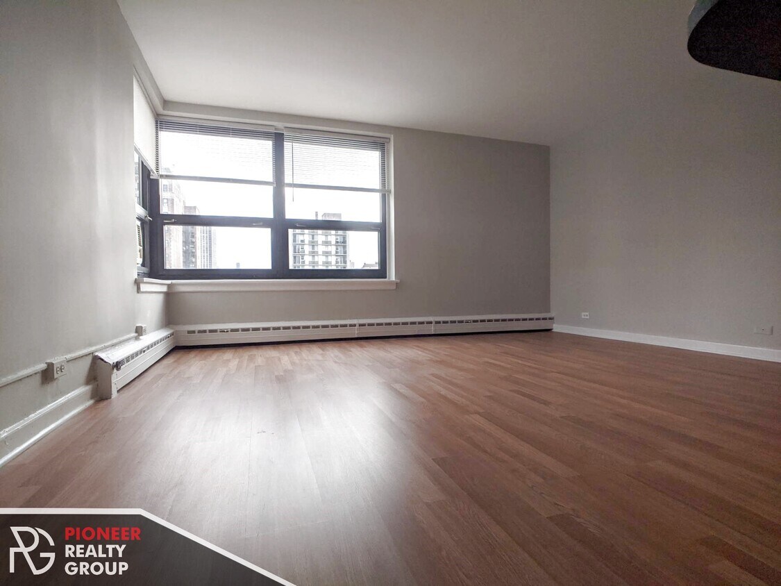 Foto principal - 433 W Wellington Ave