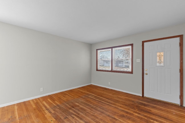 Building Photo - 205 Perthshire Rd