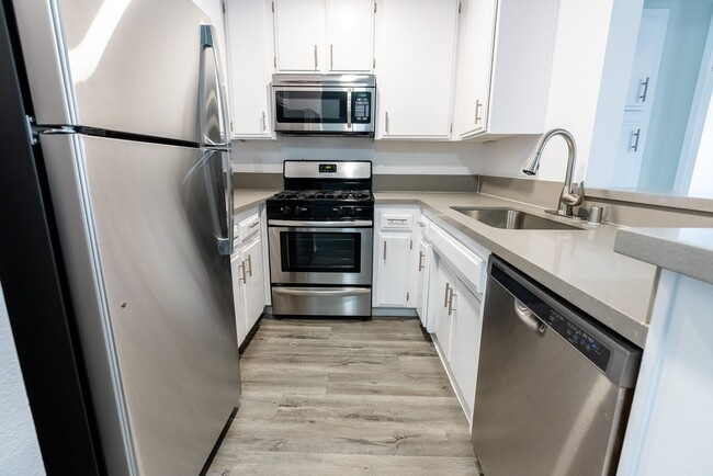 Interior Photo - 4378 Sepulveda Blvd