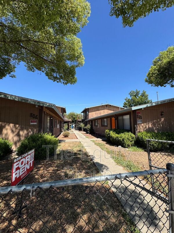 Foto principal - 810 S Court St