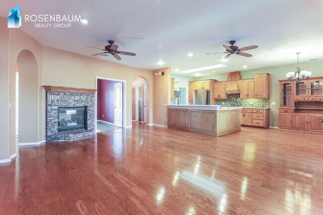 Building Photo - 15310 S Kline Pl