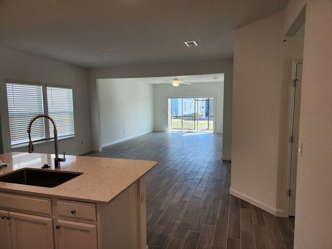 Foto del edificio - ****TWO WEEKS FREE**** Spacious 3BR Home in Quiet Jacksonville Neighborhood