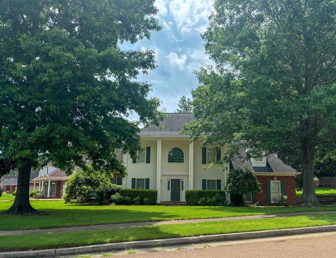 Primary Photo - 335 Grand Steeple Dr