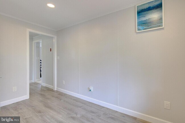 Foto del edificio - 7523 B St