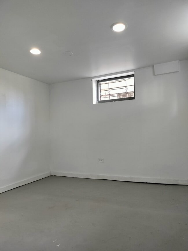 Foto del edificio - 7910 S Muskegon Ave