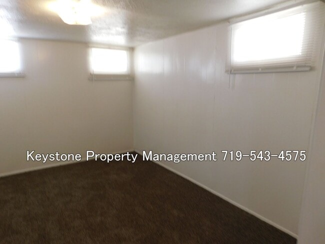 Building Photo - $400 Off 1st Month! Affordable Studio Apartment – $800