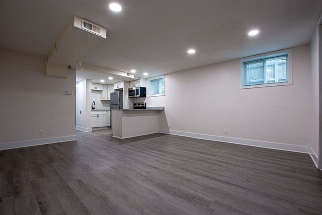 Building Photo - 116-118 N 32nd Avenue