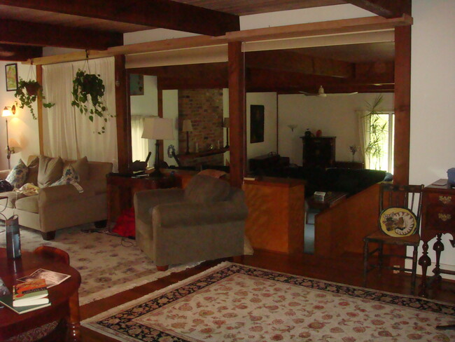 Foto del edificio - 33 Reservoir Rd