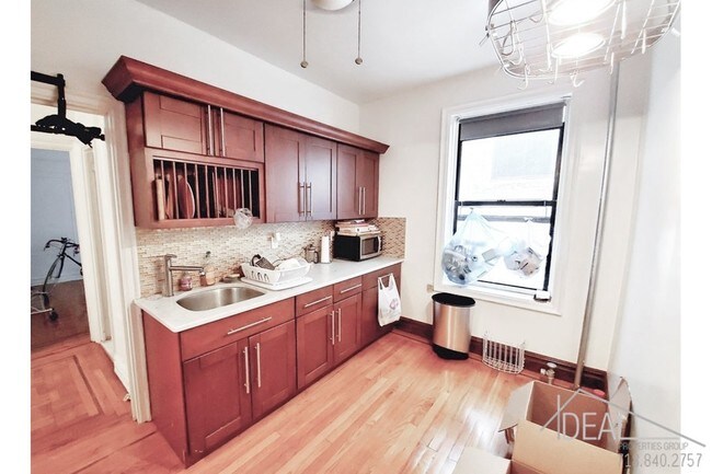 Foto del edificio - 614 40th Street #A8R