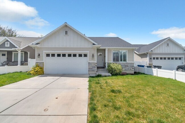 Building Photo - Available Now | American Fork, UT | 5 Bed | 3 Full Bath | Single-Family Home