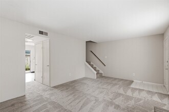 Building Photo - 2120 Wilcrest Dr