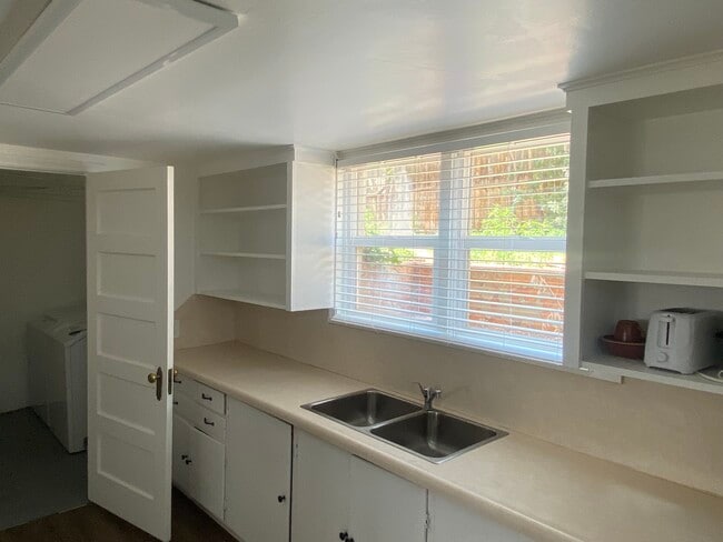 Building Photo - 109 N 500 W