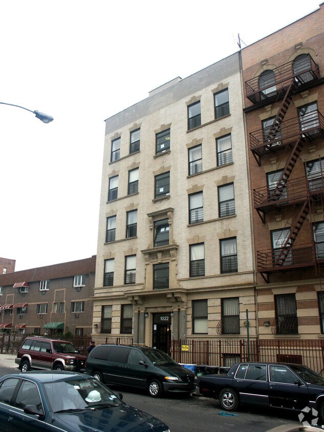 Primary Photo - 1022 Hoe Ave
