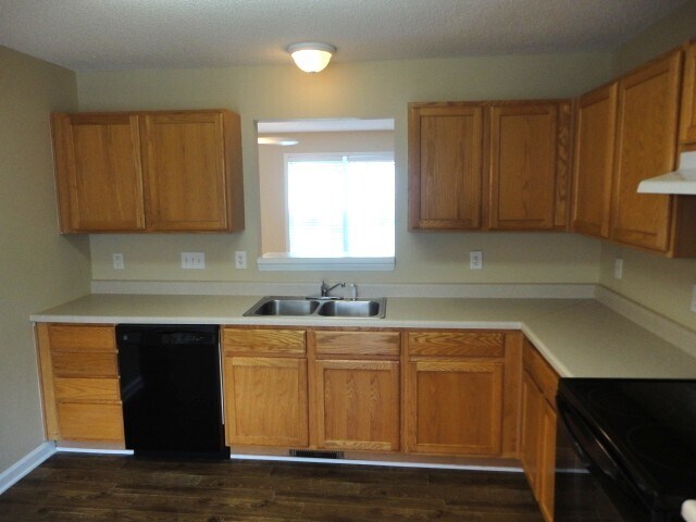 Building Photo - 5312 Tanglewood Pine Ln