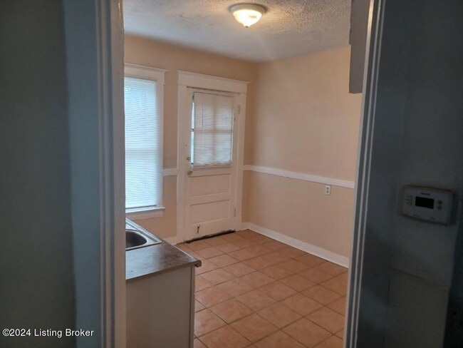 Building Photo - 744 S 37th St