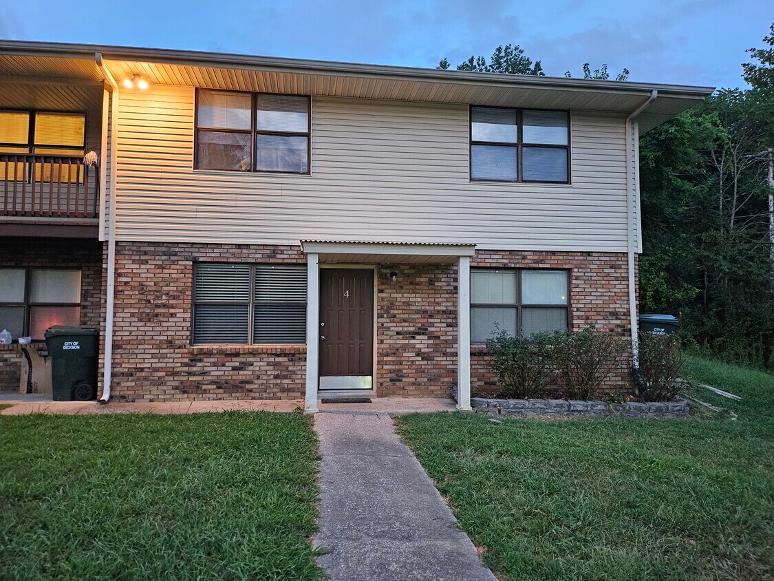 Unit 4 exterior - 101 Sherry Ln