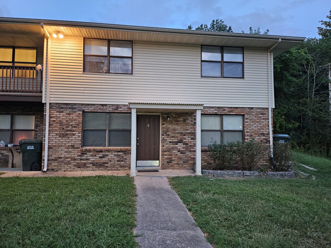 Unit 4 exterior - 101 Sherry Ln